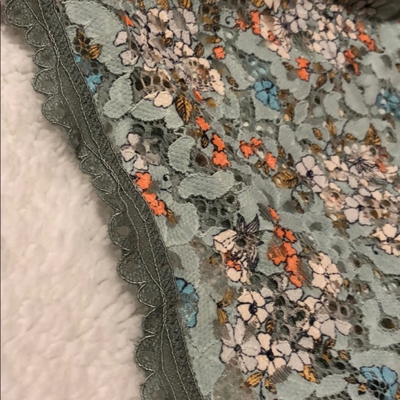 Victoria’s Secret Lace romper. Size small. - Picture 3 of 6